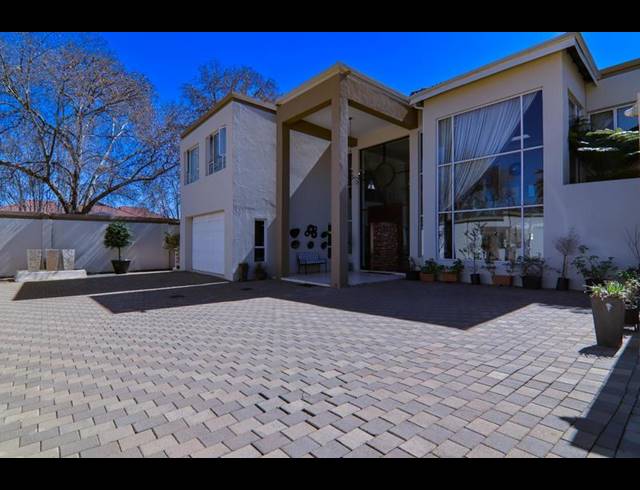 7 BEDROOM PROPERTY TO RENT IN HOUGHTON ESTATE